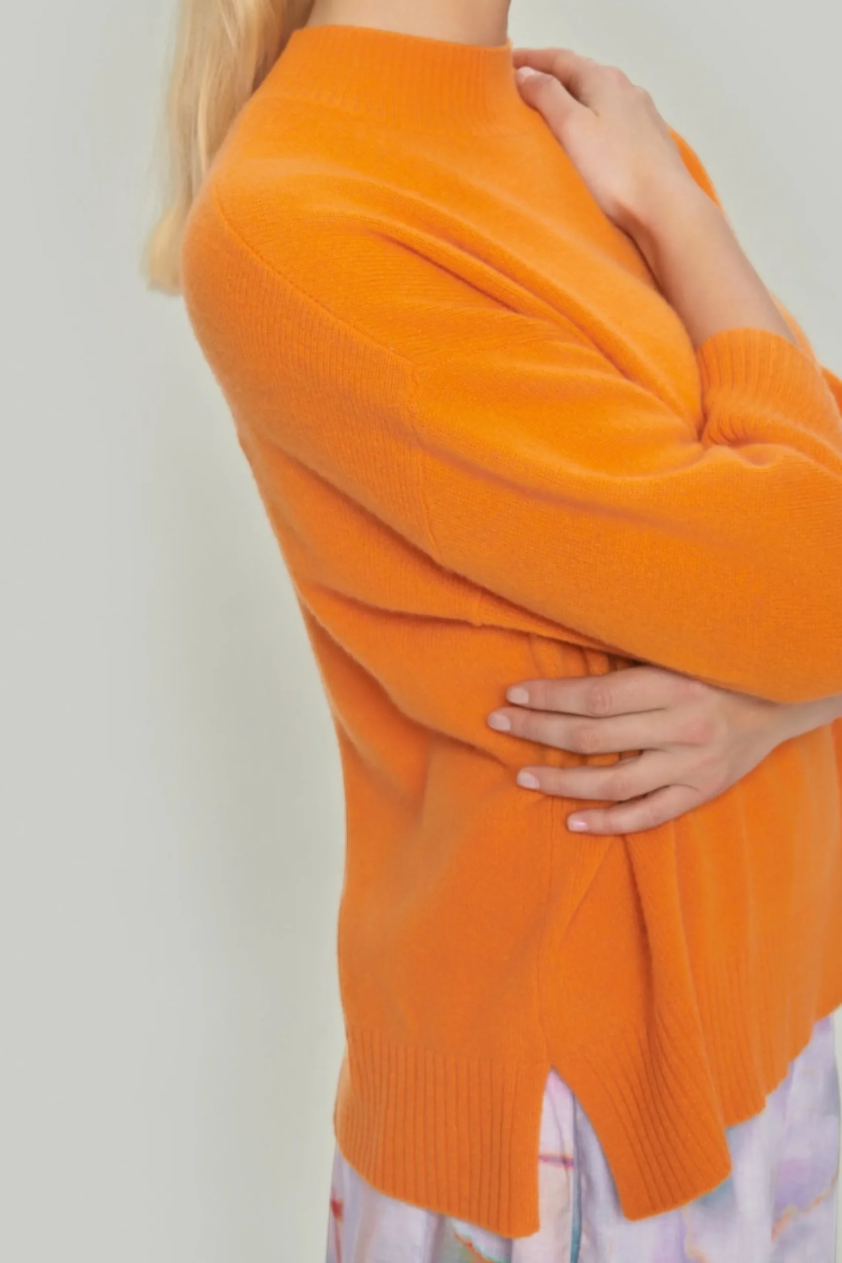 Cloud cashmere bluse med rund hals