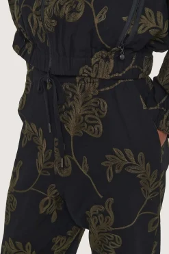 Embroidered leaf bukser