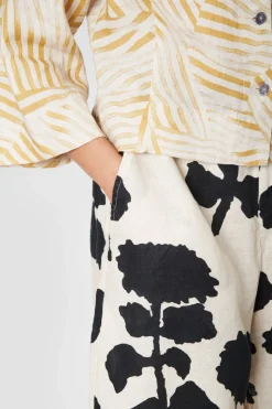 Peony & waves shorts